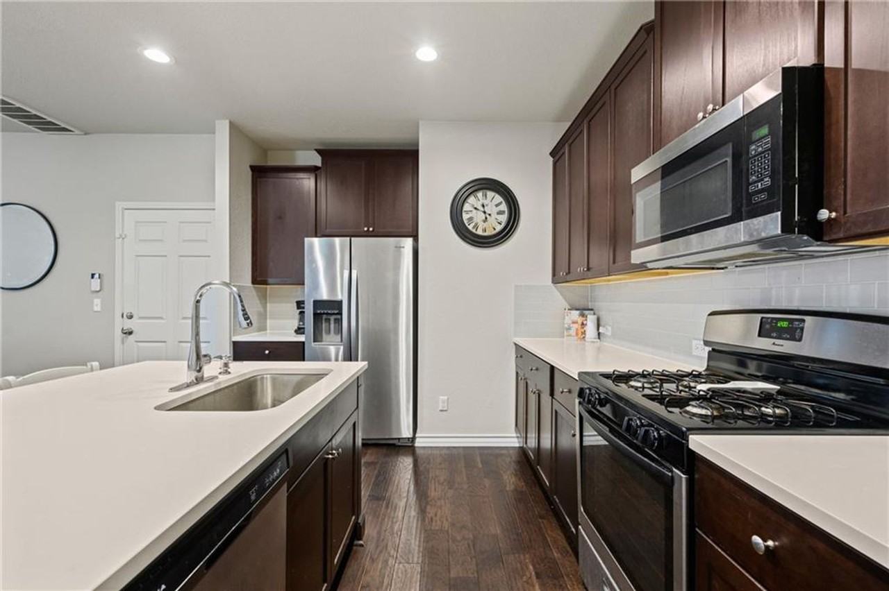 5308 Golden Canary Ln - Photo 5 of 34