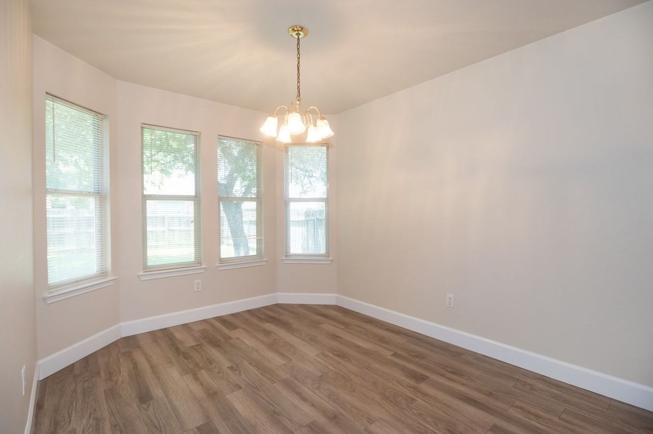 609 Sunny Brook Dr - Photo 6 of 19