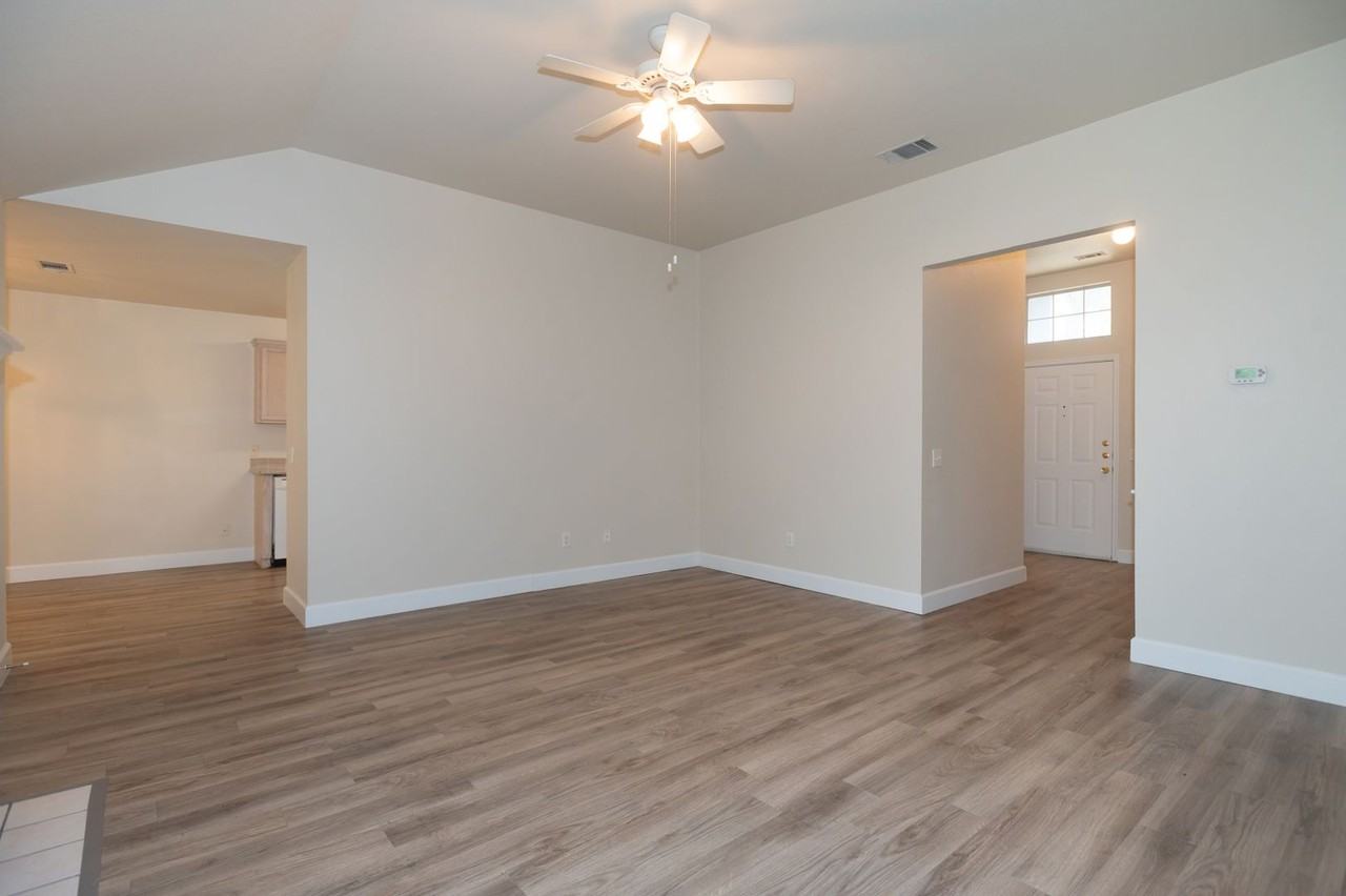 609 Sunny Brook Dr - Photo 5 of 19