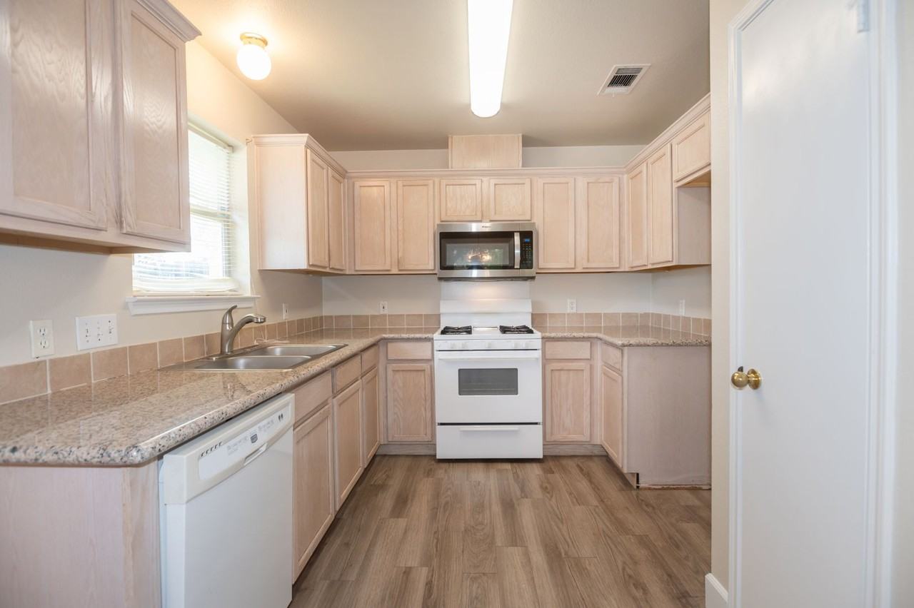609 Sunny Brook Dr - Photo 7 of 19