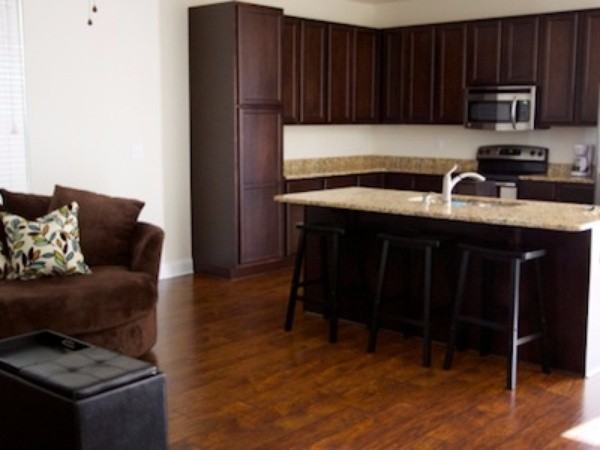 230 Larissa Dr - Photo 4 of 10