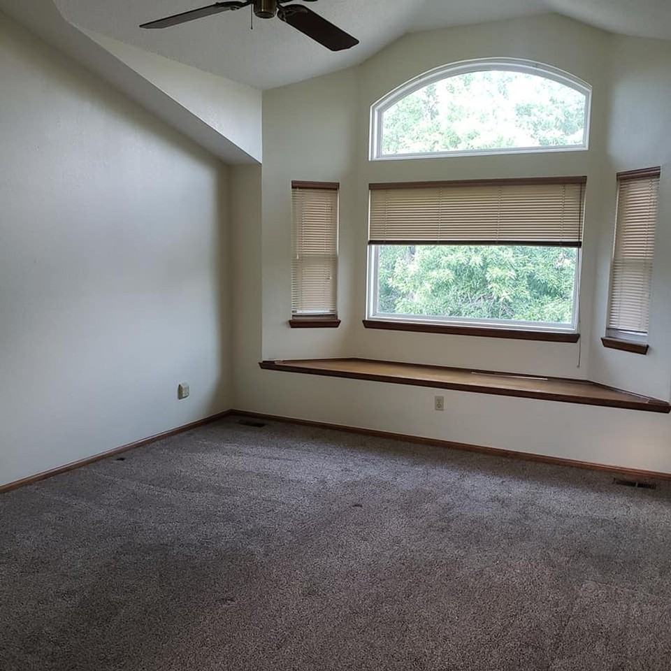 9151 Kenwood Ct - Photo 4 of 20