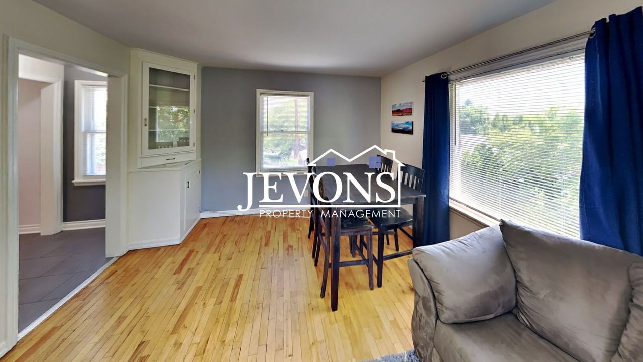 603 S 31st Ave - Photo 5 of 31