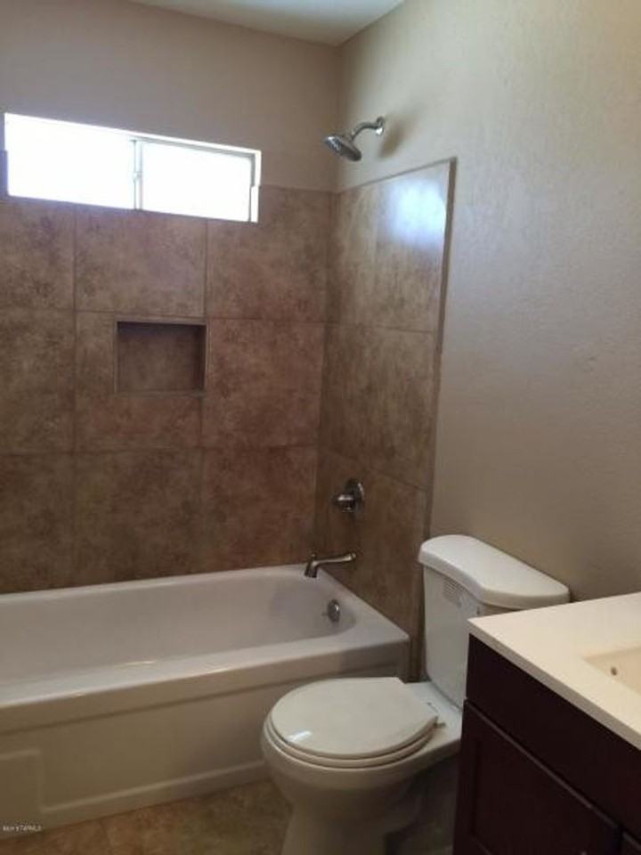 1553 E Prince Rd - Photo 4 of 9