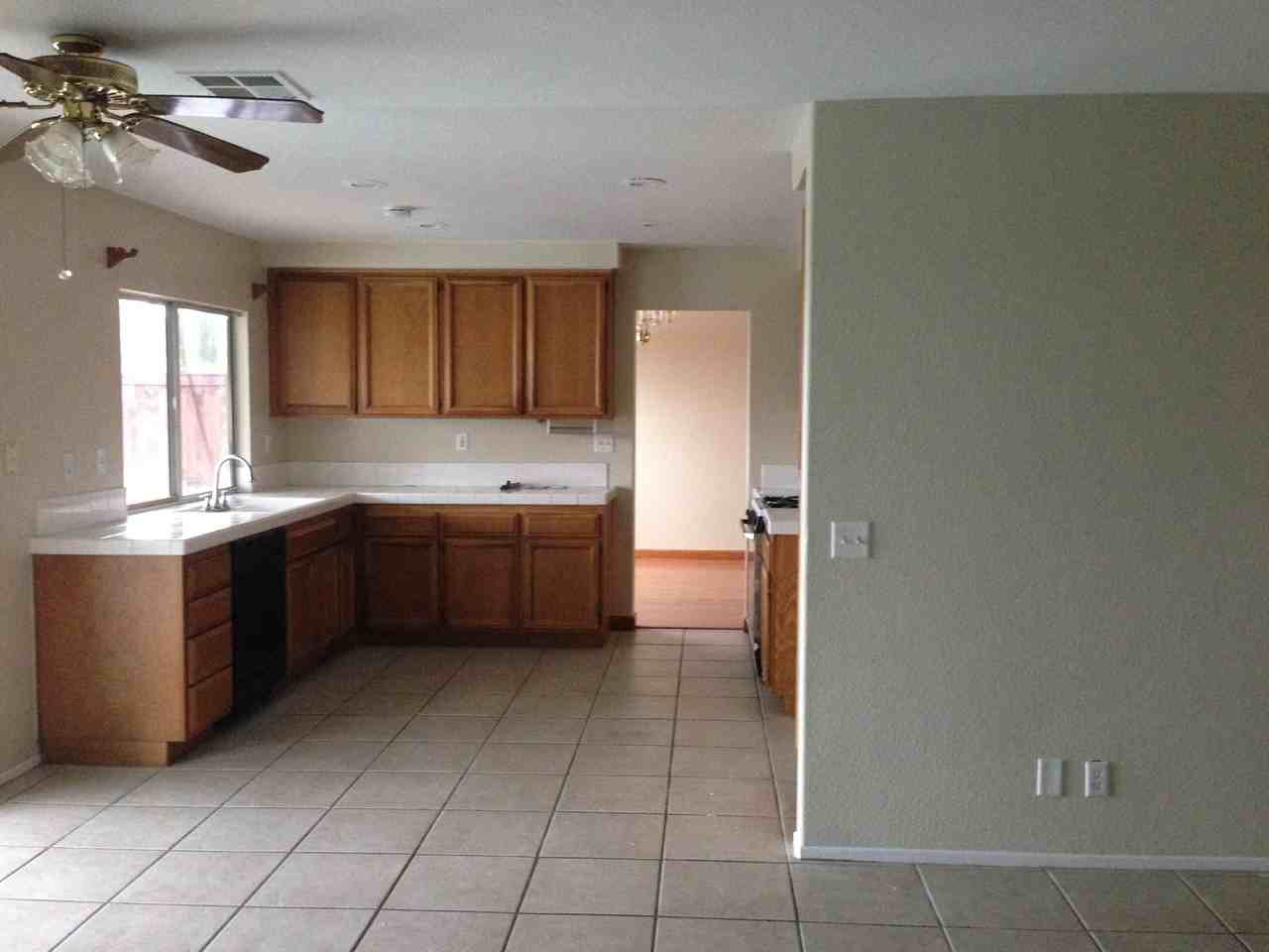 28360 Forest Oaks Way - Photo 4 of 17