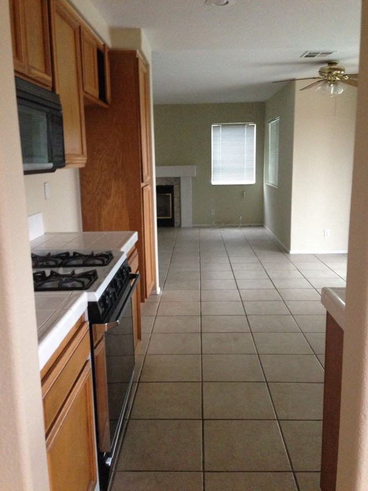 28360 Forest Oaks Way - Photo 5 of 17