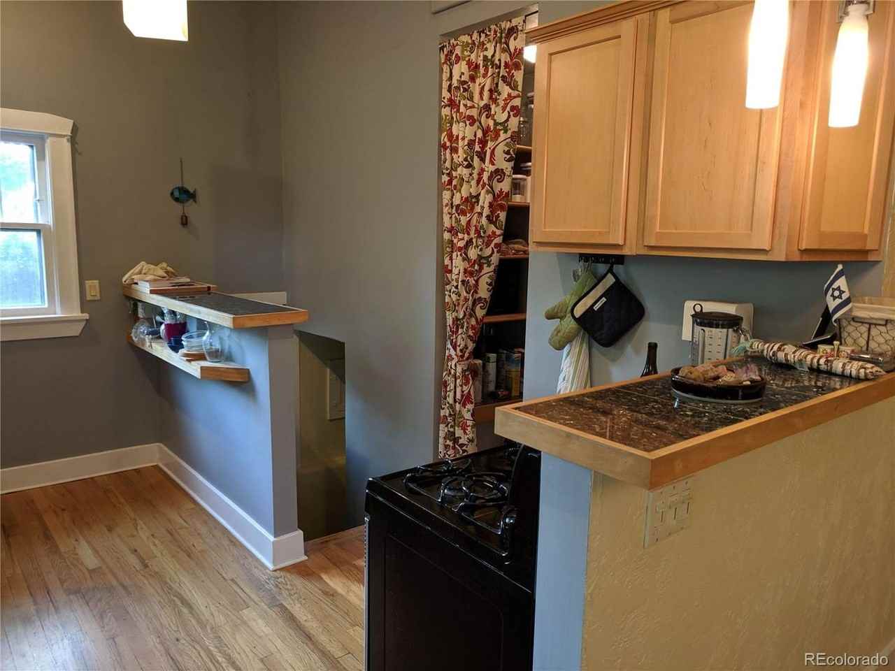 1425 Dexter St - Photo 7 of 21