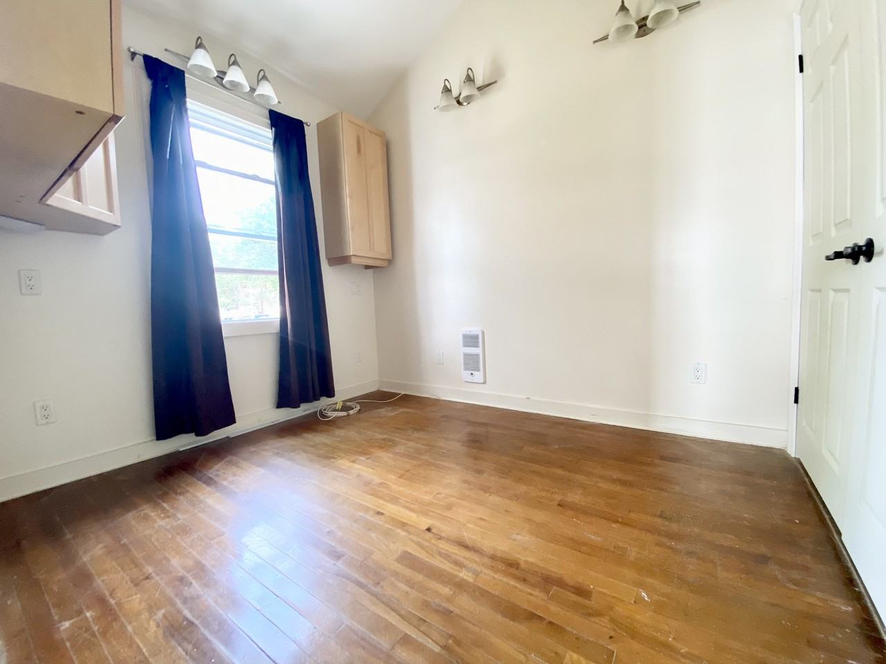 3 Montgomery Cres - Photo 3 of 11