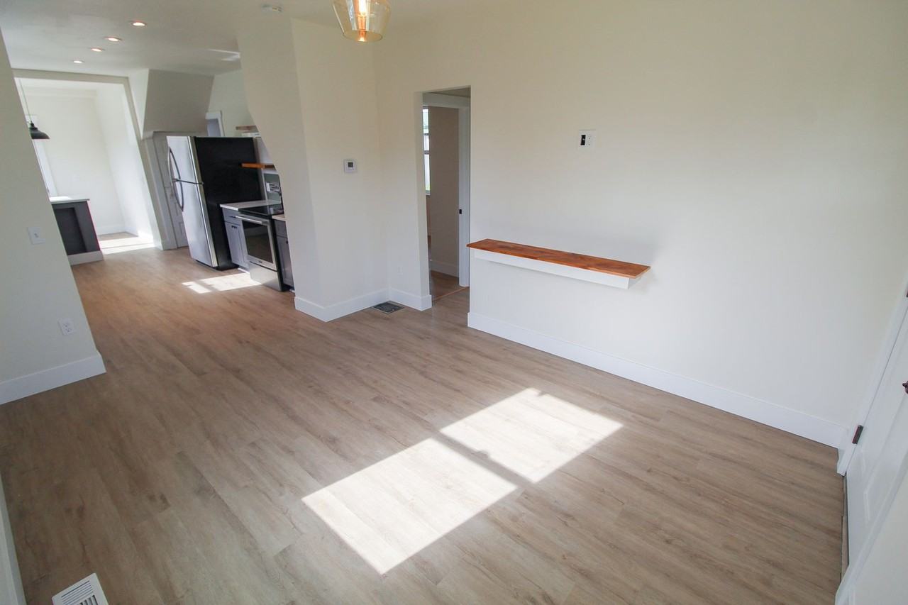 2408 E Sinto Ave - Photo 3 of 32