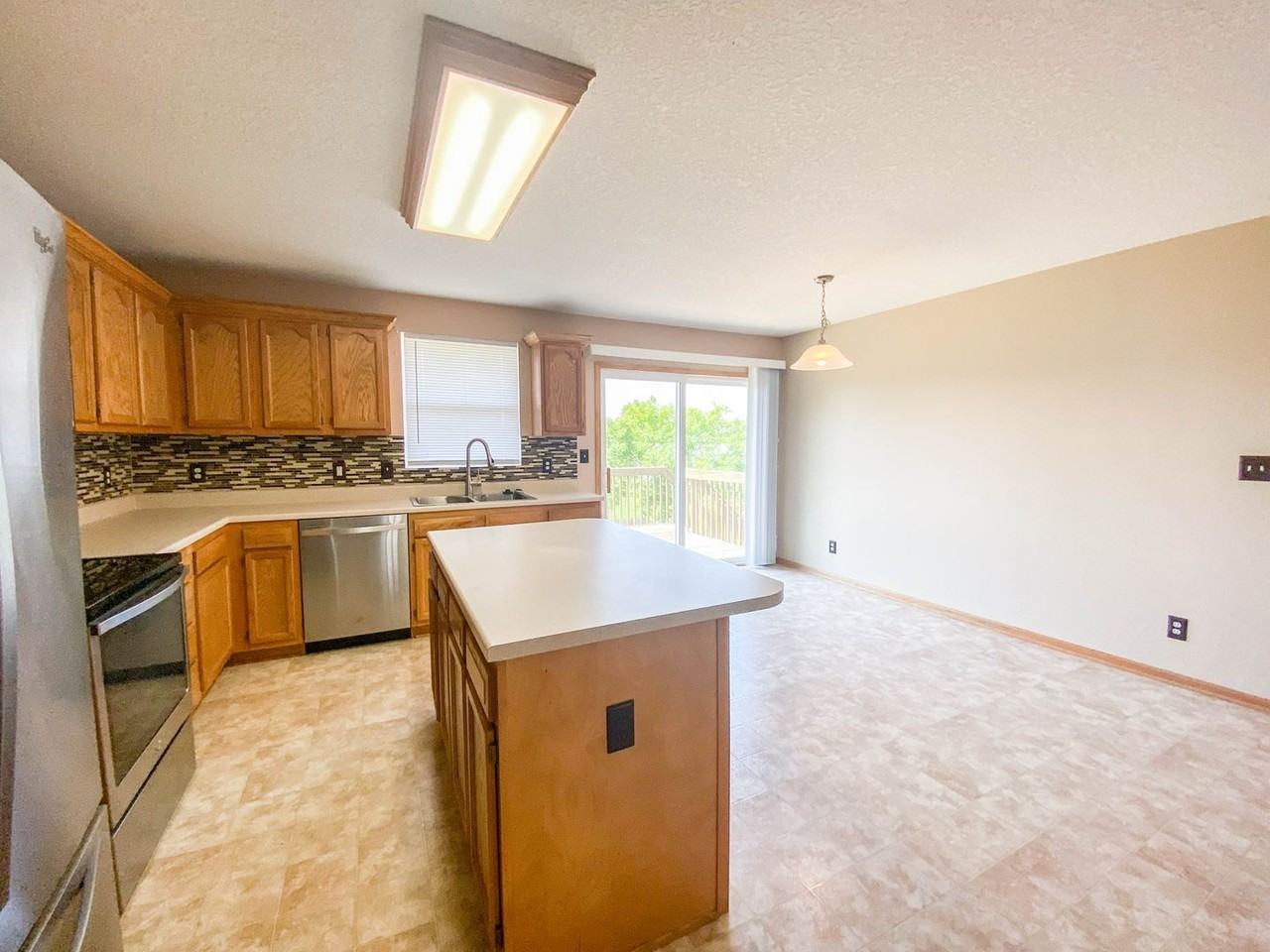 450 Se Westgate Dr - Photo 5 of 20