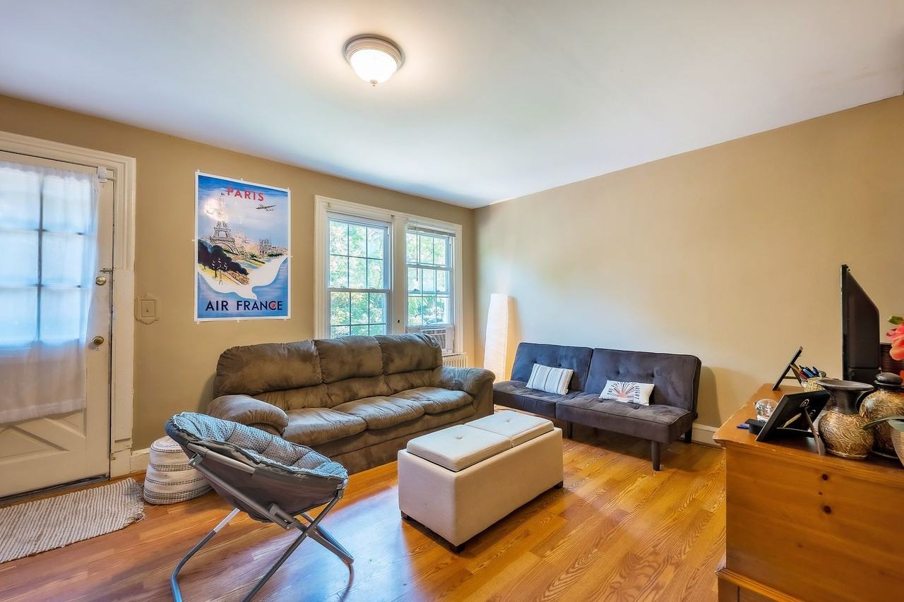 3624 S St Nw ##Nw - Photo 3 of 24