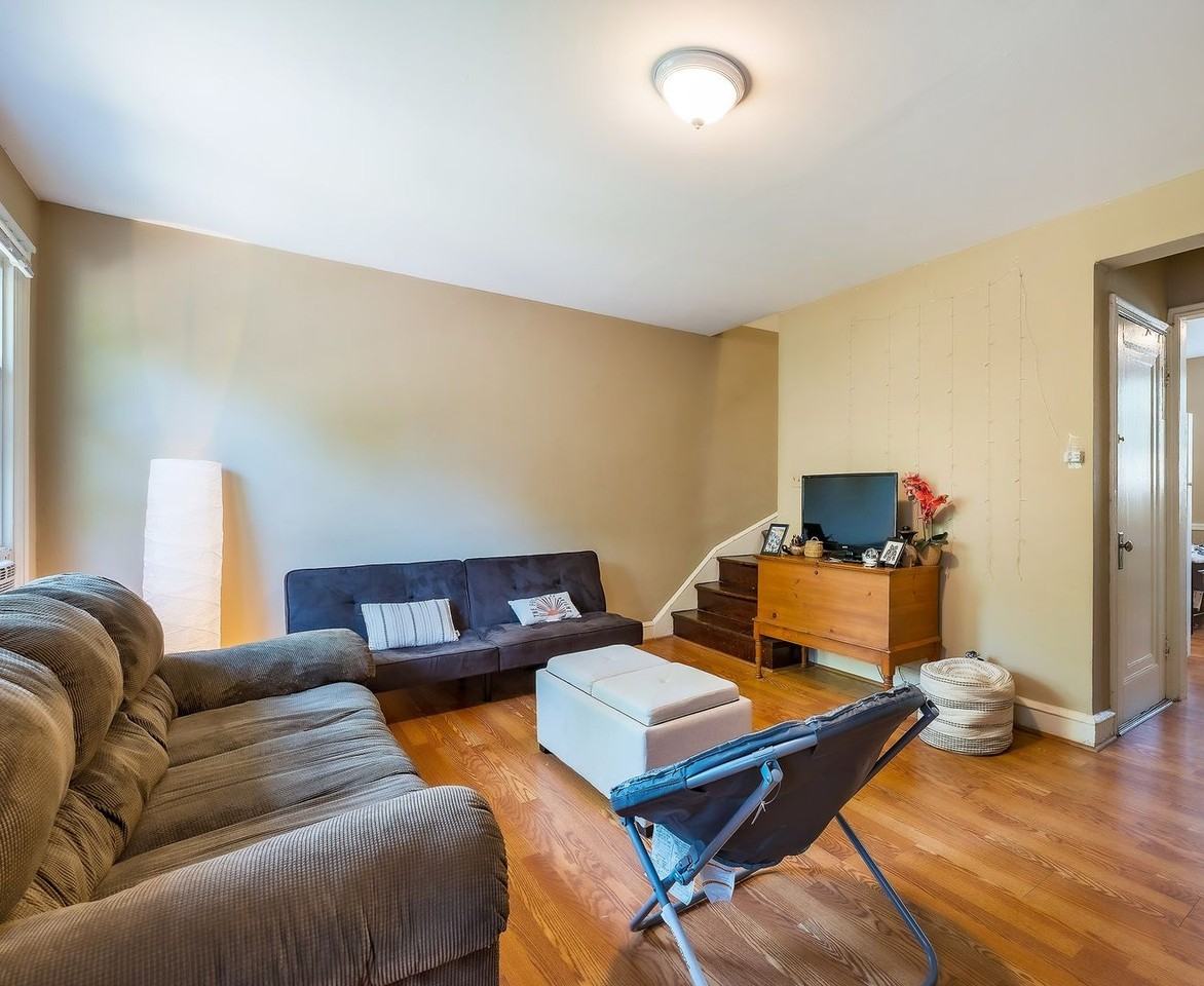 3624 S St Nw ##Nw - Photo 4 of 24