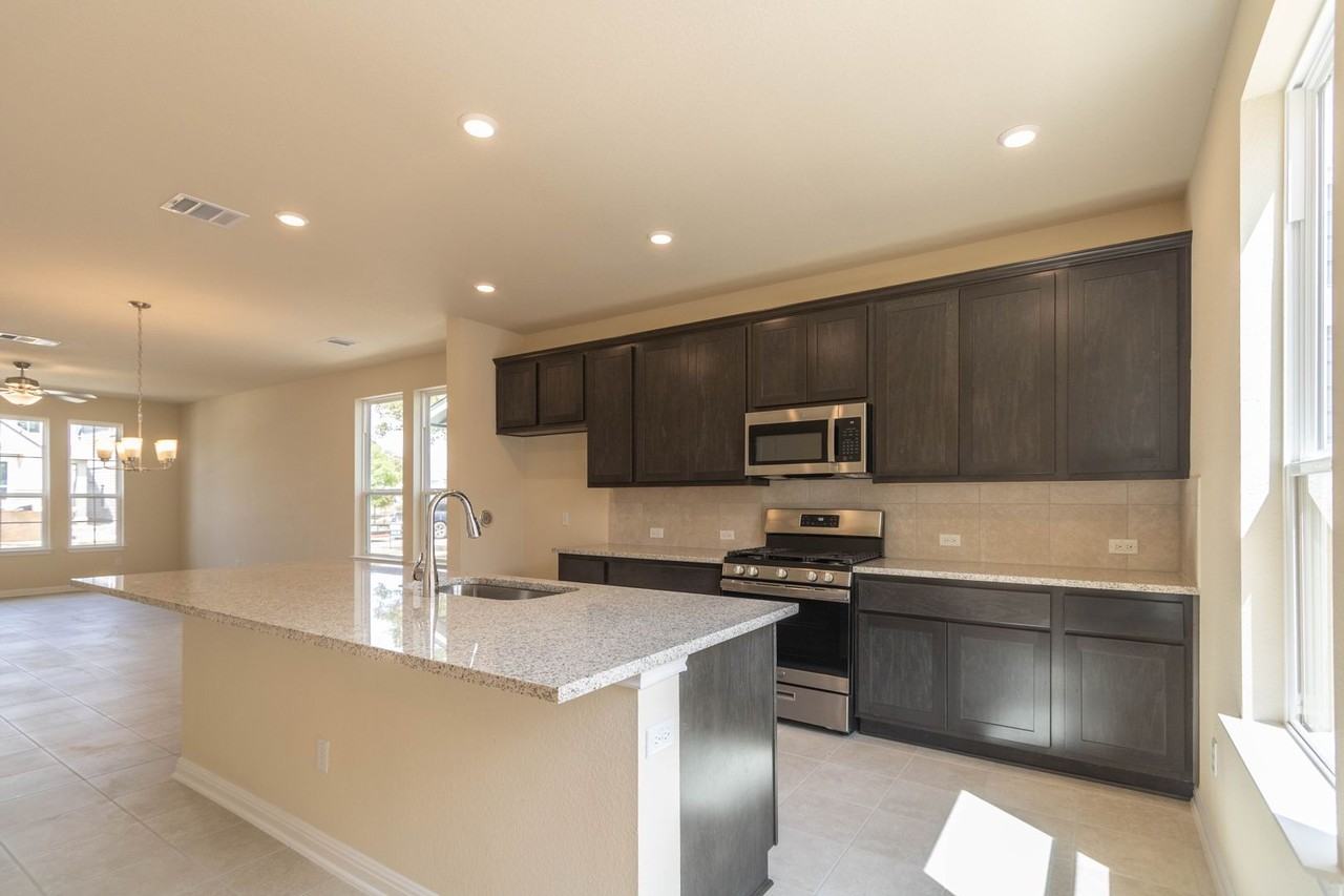 1660 Coral Sunrise - Photo 4 of 30