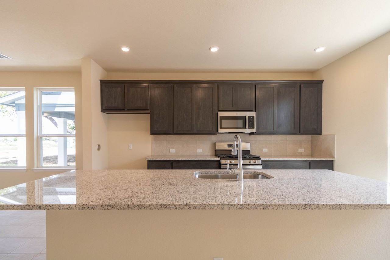 1660 Coral Sunrise - Photo 5 of 30