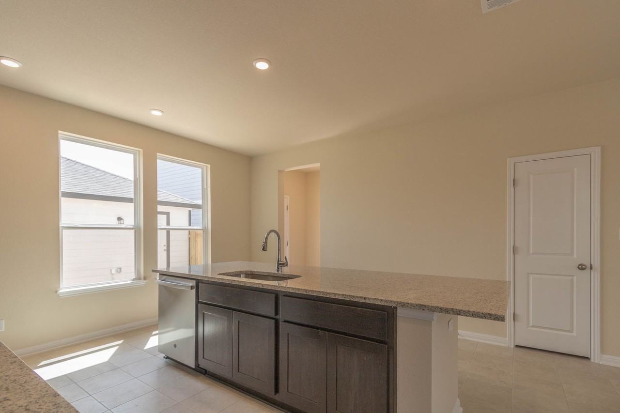 1660 Coral Sunrise - Photo 6 of 30