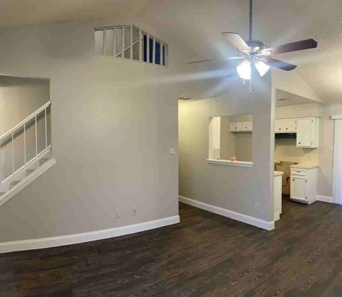 619 619 Rollingway Drive A/B - Photo 2 of 11