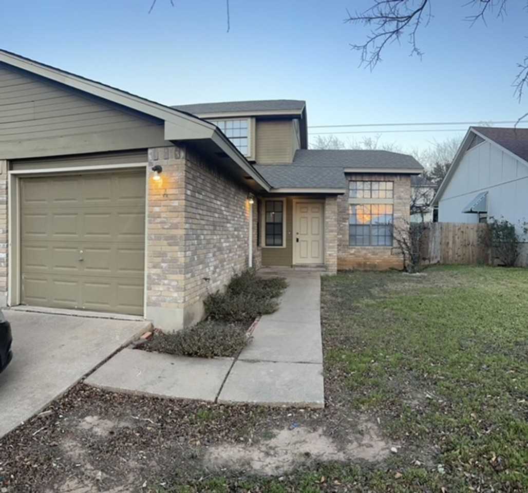 619 619 Rollingway Drive A/B - Photo 3 of 11