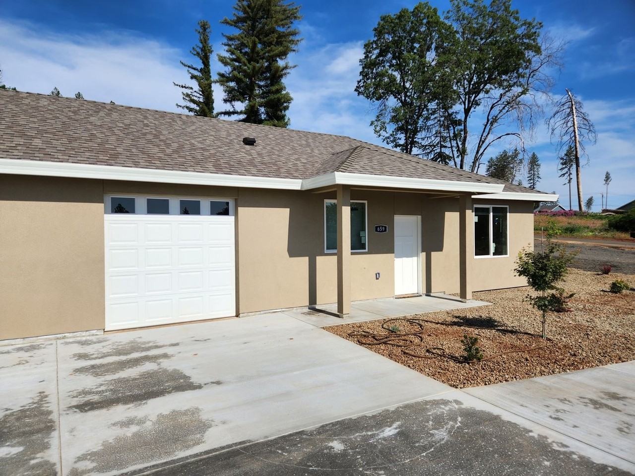 657 & 659 Madrone Way - Photo 3 of 15