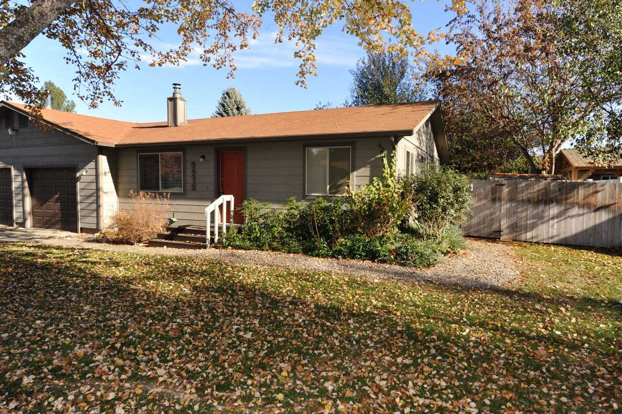 9972 N Hillview Dr - Photo 2 of 40