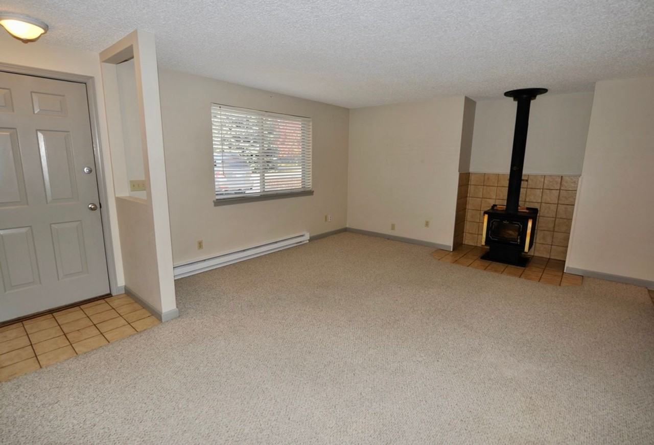 9972 N Hillview Dr - Photo 6 of 40