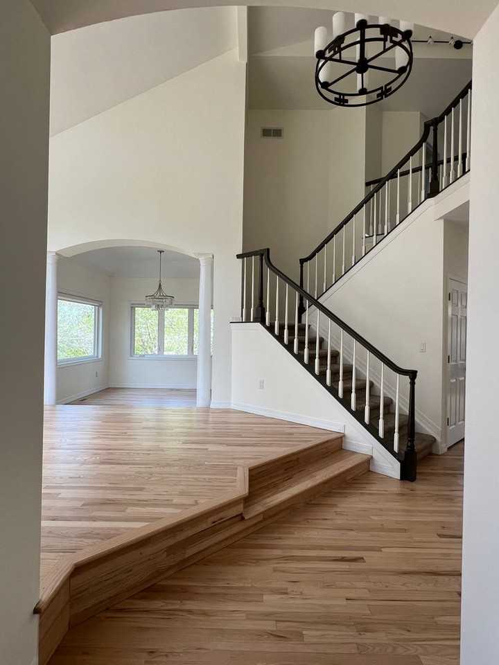 955 Utica Cir - Photo 3 of 33