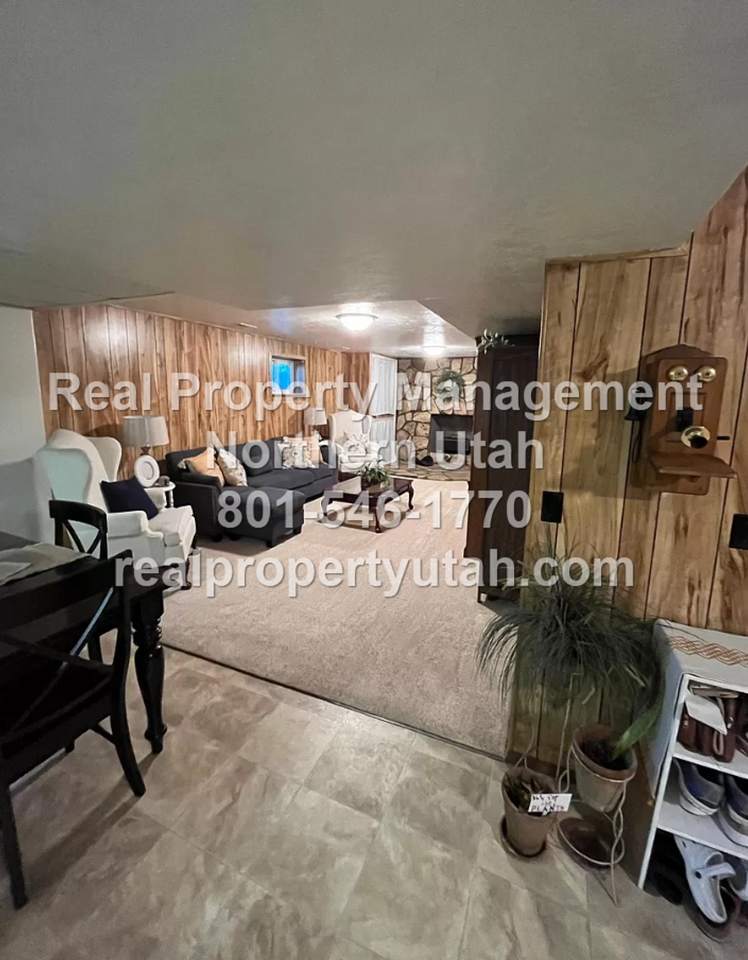 1236 N. Holly Circle - Photo 3 of 15