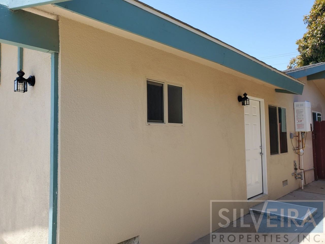 425 E Alvin Ave - Photo 2 of 10