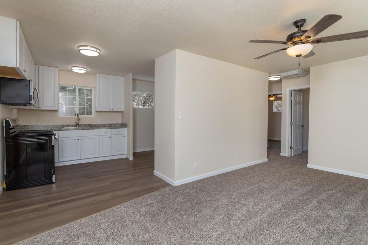 2952 Larkin Ave - Photo 2 of 19