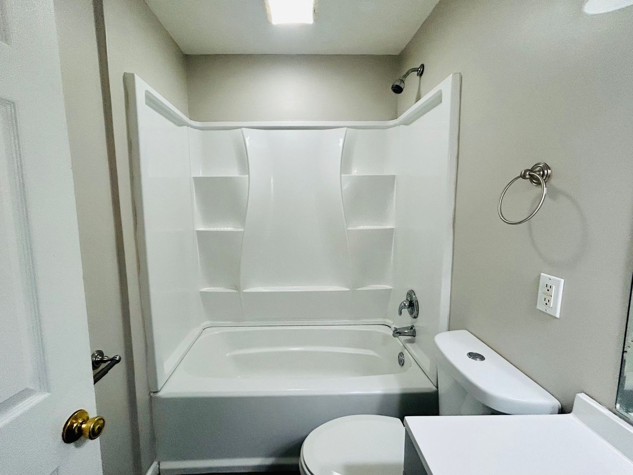 1844 E 300th St - Photo 5 of 18