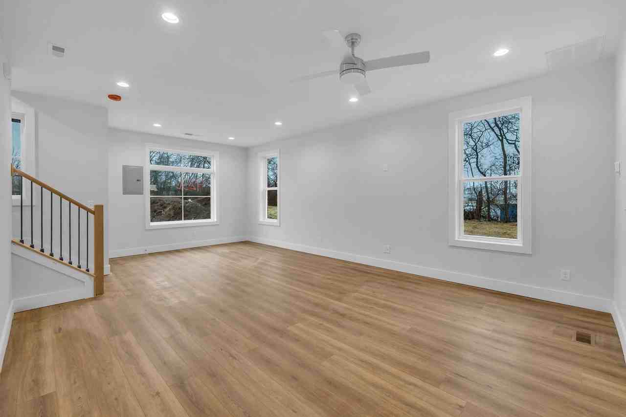 425A Veritas St - Photo 6 of 39