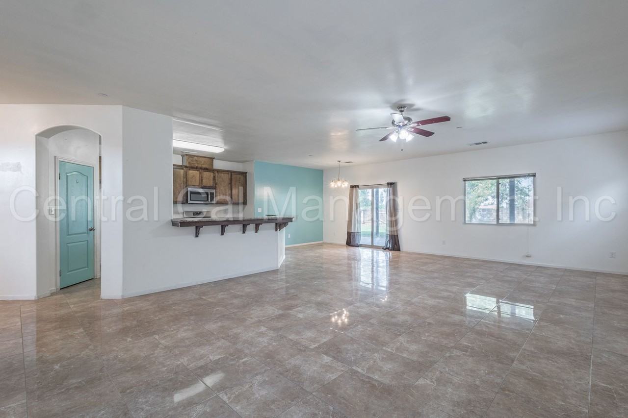 602 Voorhies Ln - Photo 6 of 25
