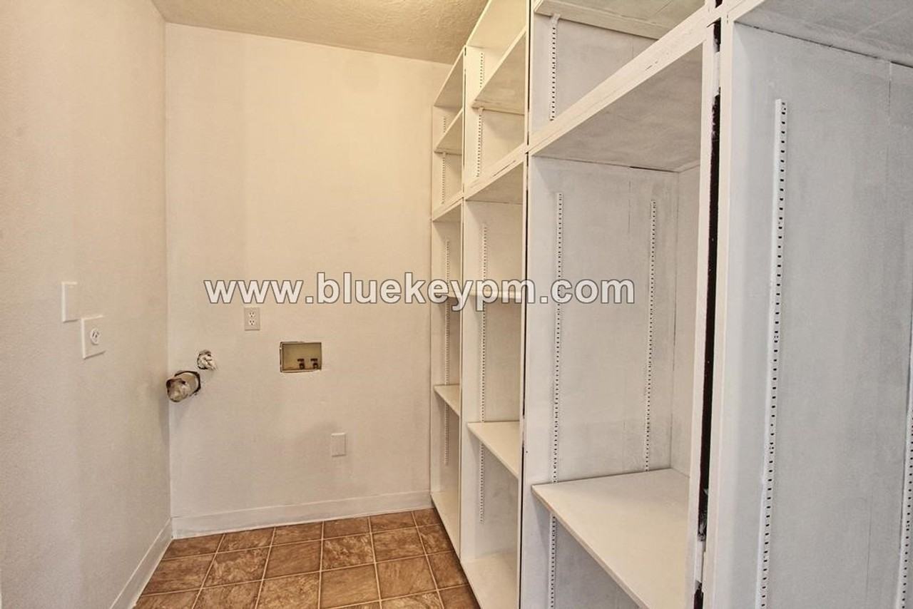 4716 Ne 108th Ave - Photo 6 of 10