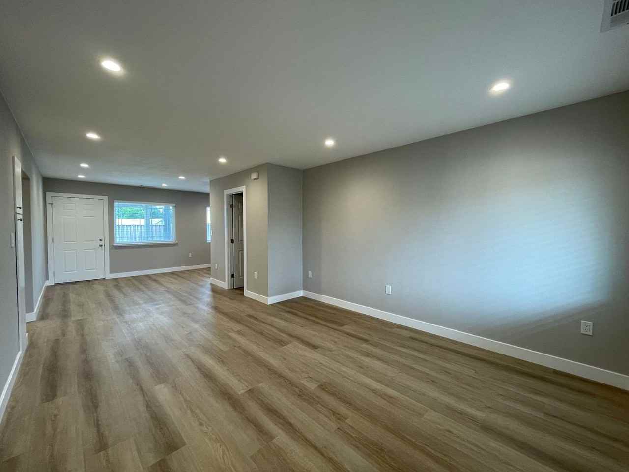 812 Adeline St - Photo 3 of 17