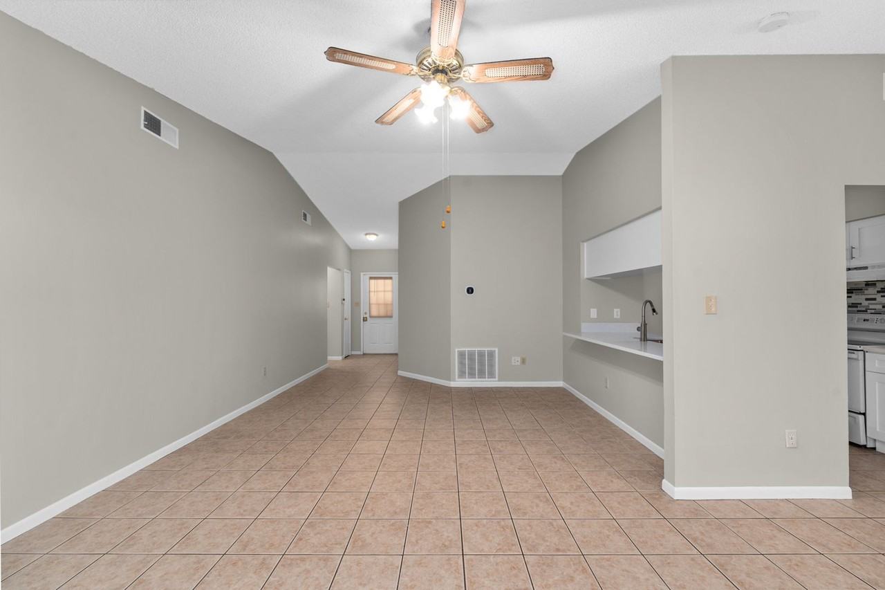 1602 Palm Leaf Dr - Photo 3 of 13