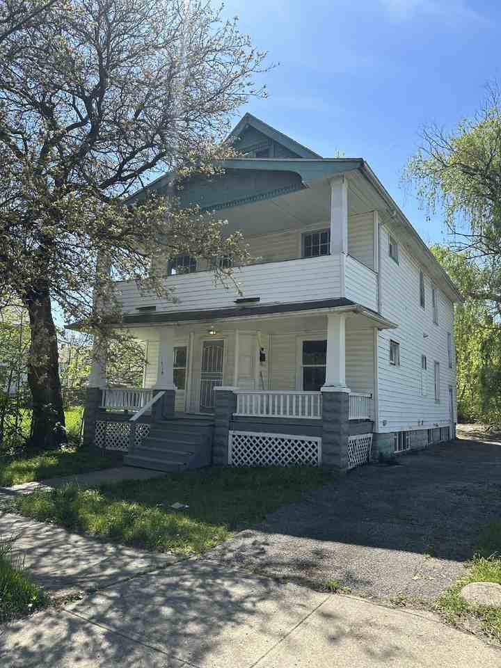 11818 Imperial Ave - Photo 2 of 17