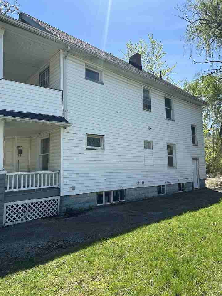 11818 Imperial Ave - Photo 3 of 17