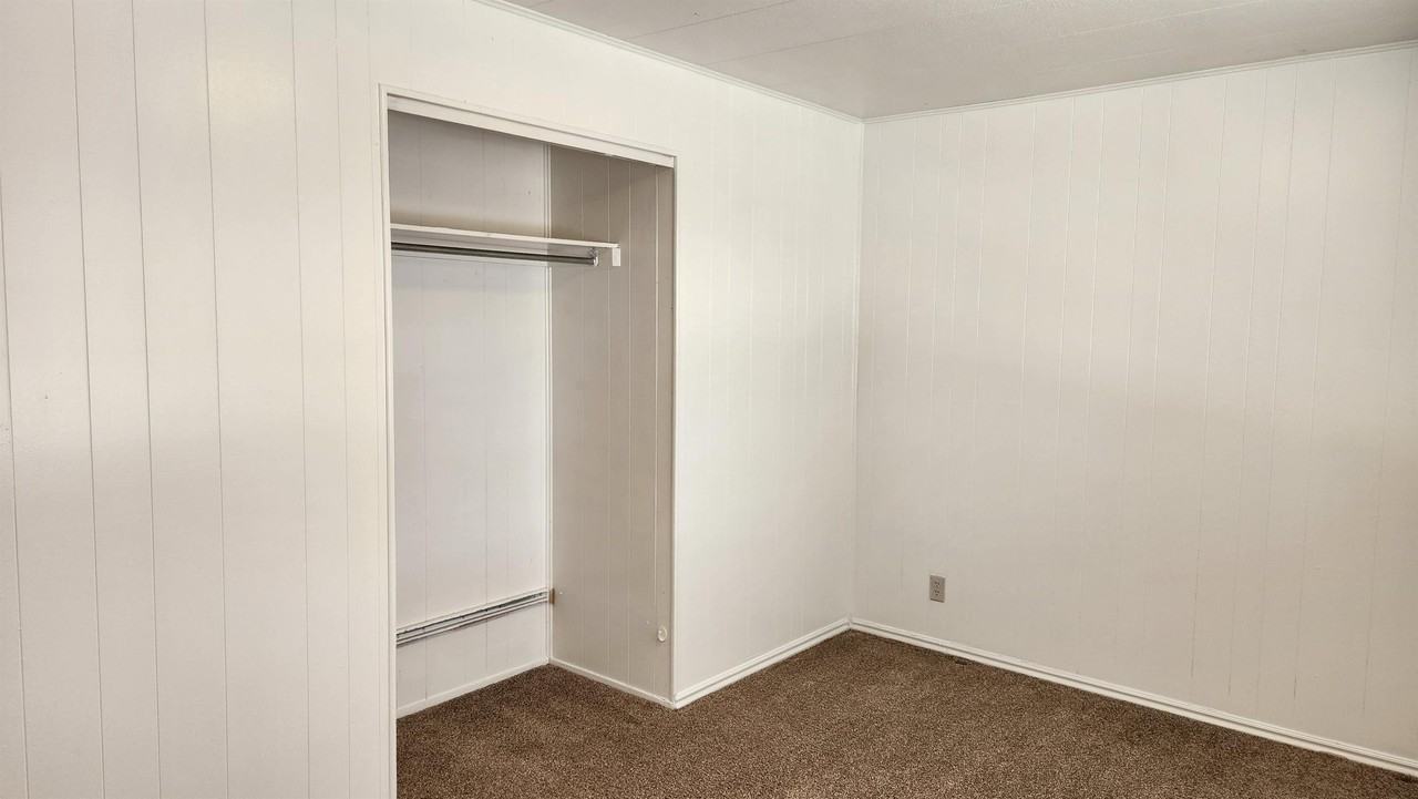 1815 W New York Dr - Photo 2 of 33