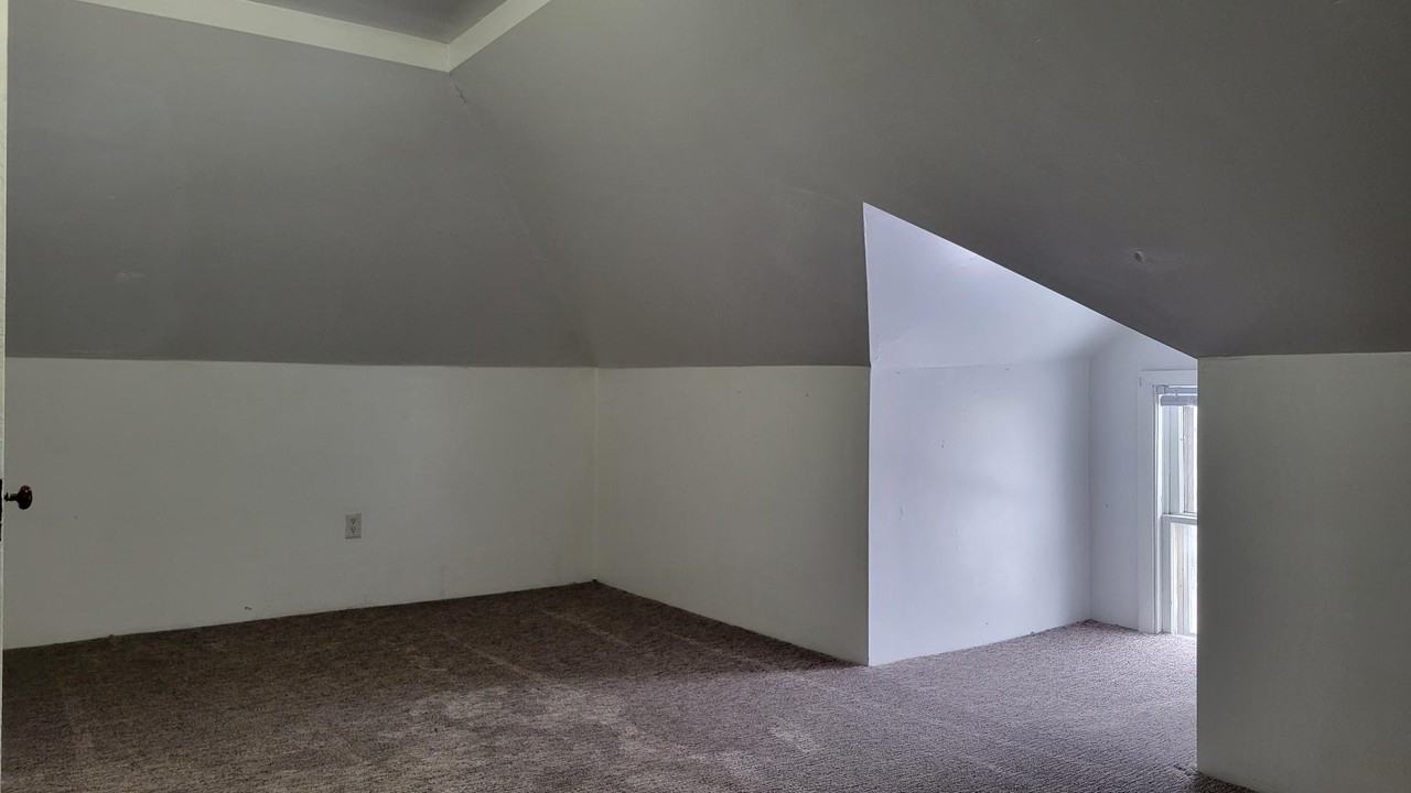 309 E 4th St - Photo 2 of 7