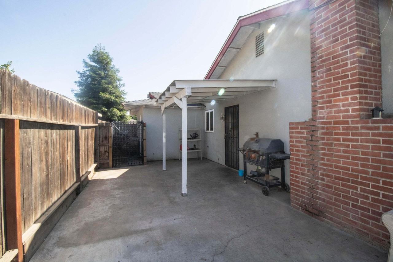 2838 W Monte Vista Ave - Photo 4 of 4