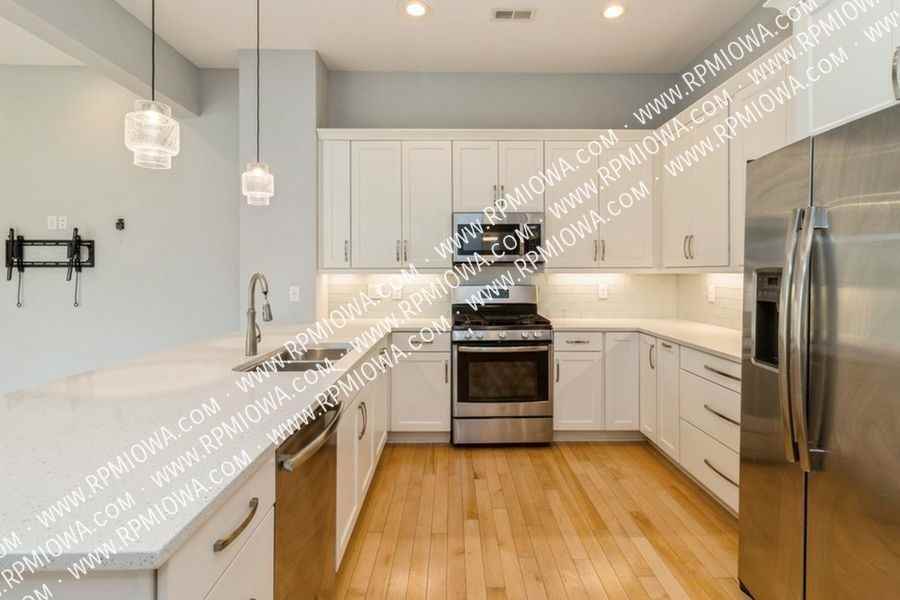 105 E Center St - Photo 3 of 17