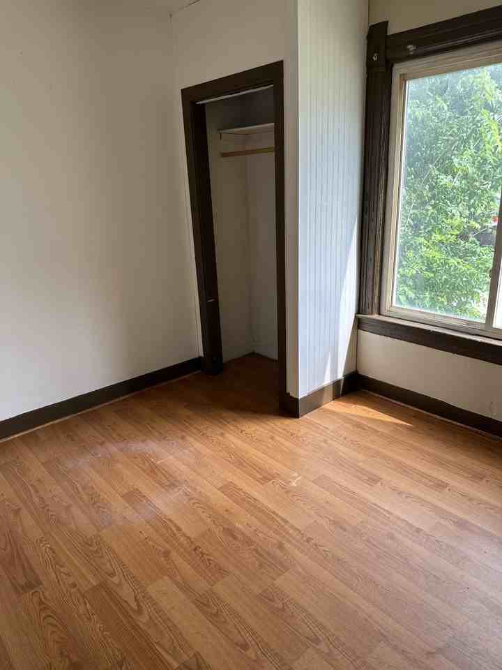 9th St #813 - Photo 3 of 4