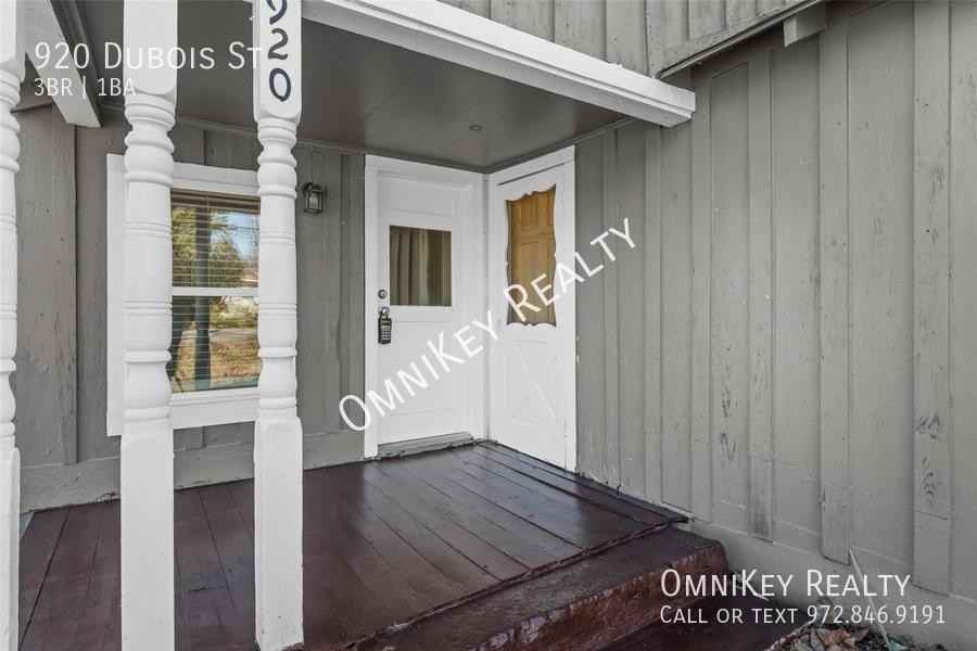 920 Dubois St - Photo 2 of 17