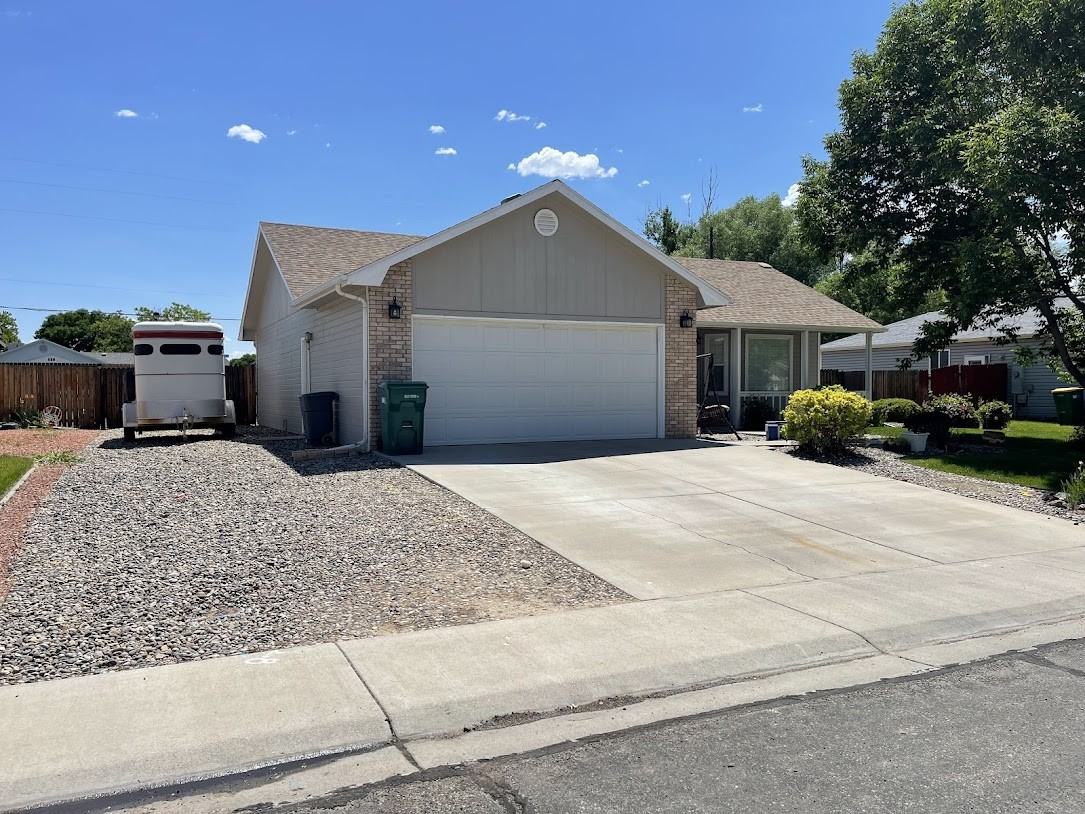 688 Pinyon Dr #NA - Photo 3 of 27