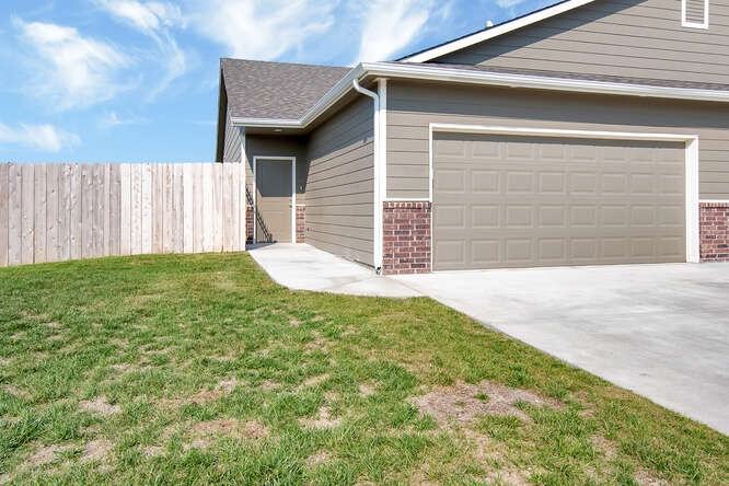 1338 N Azena St #NA - Photo 2 of 32