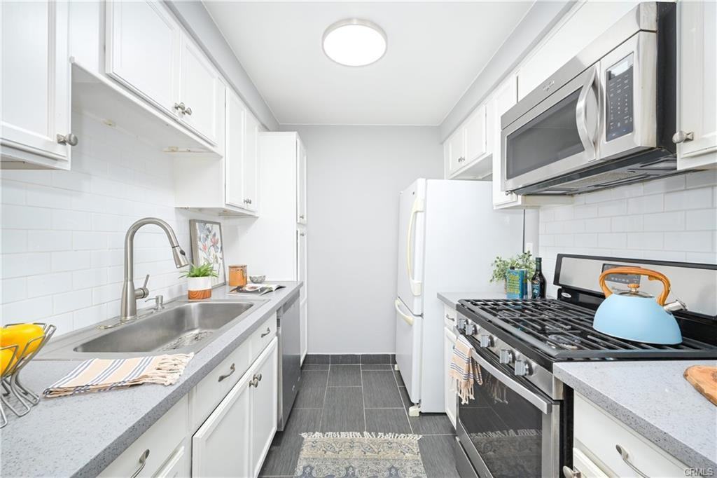 2502 Manhattan Beach Blvd #20 - Photo 2 of 18