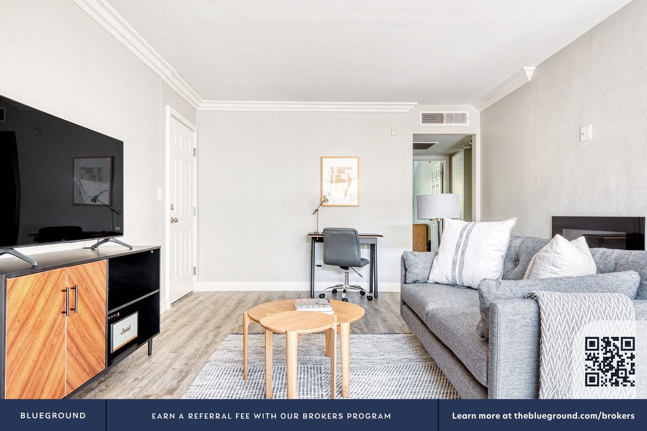 12954 Riverside Drive #488 - Photo 5 of 33