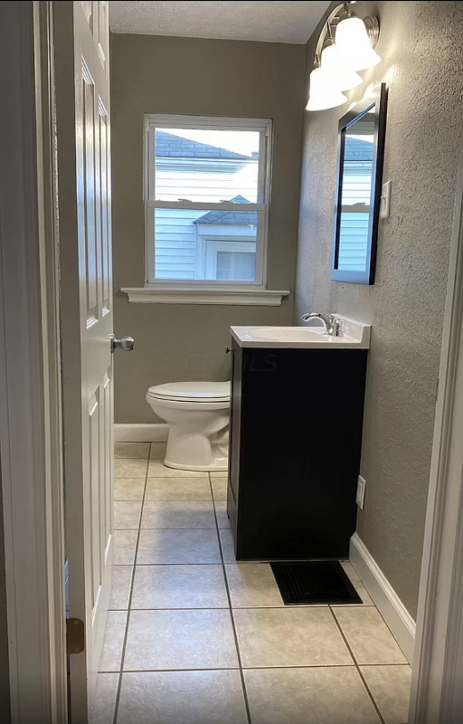 2555 Avalon Pl - Photo 5 of 22