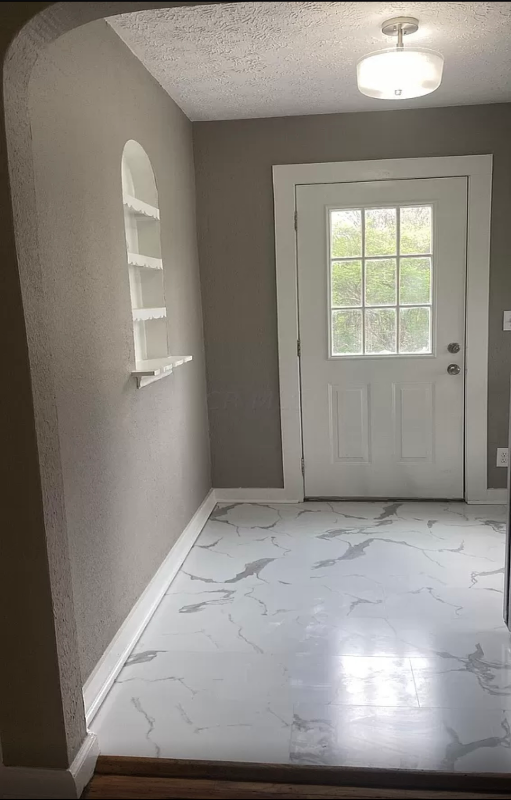 2555 Avalon Pl - Photo 6 of 22