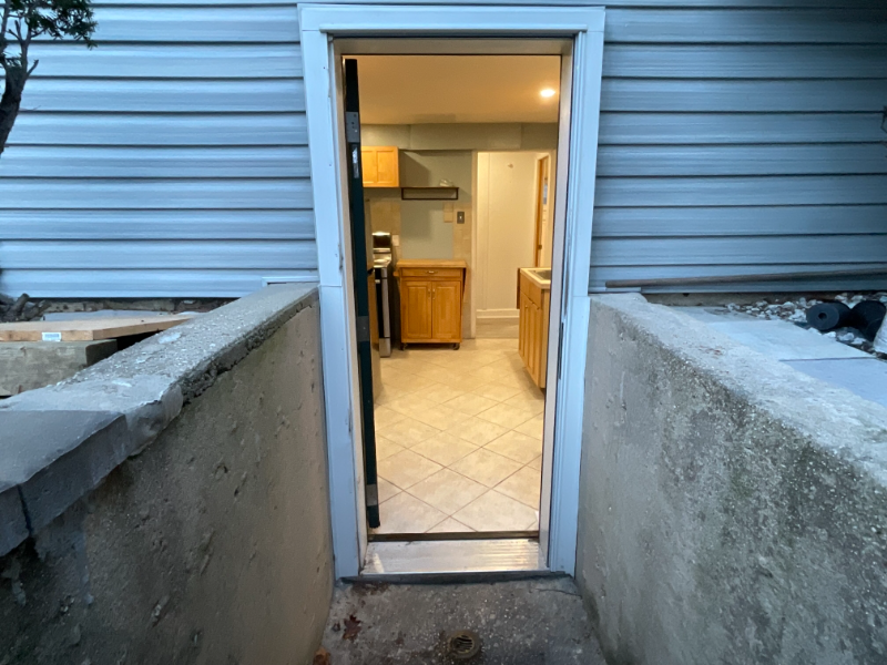 1009 Merriam Rd - Photo 2 of 10