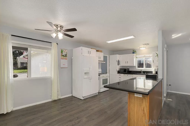 8617 Avenida Marco - Photo 3 of 17